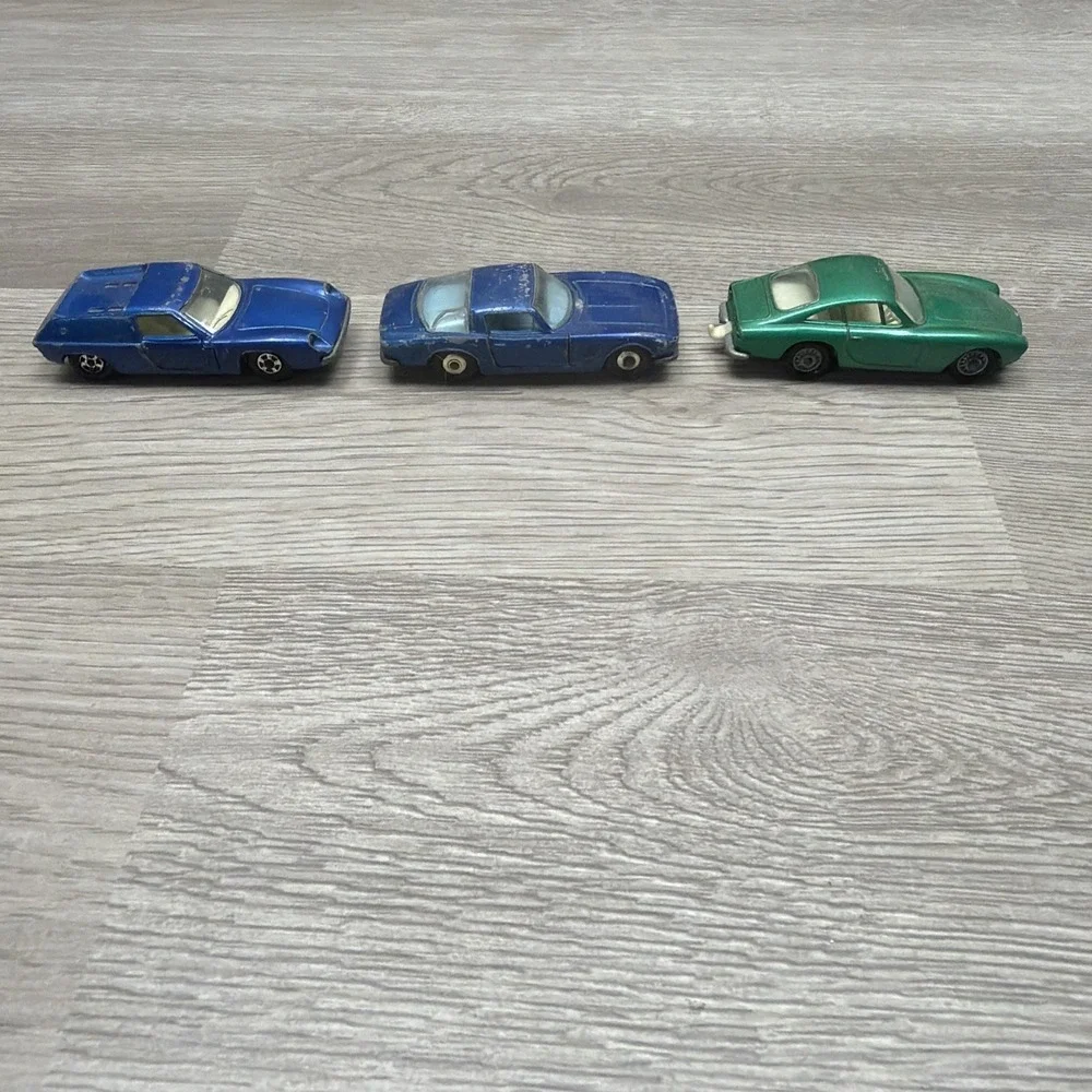 Matchbox Lesney Superfast No. 5 Lotus Europa 75 Ferrari Berlinetta 14 Iso Grifo‎